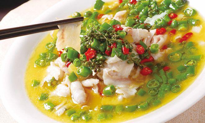 Boiled Fish With Green Pepper Sauce